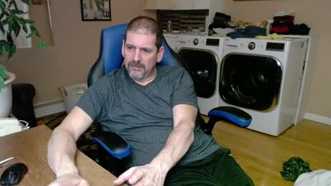 Snapshot of islandguy70 chatting on 02-07-25, 01:15 Jim online show from 02-07-25, 01:15