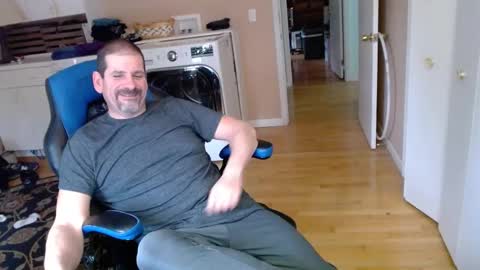 Snapshot of islandguy70 chatting on 02-13-25, 05:44 Jim online show from 02-13-25, 05:44