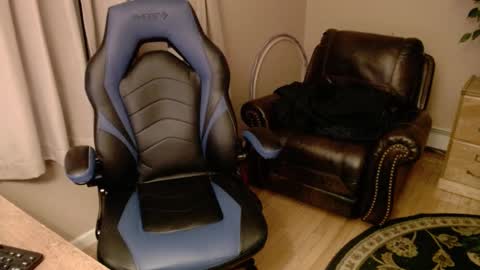 Snapshot of islandguy70 chatting on 02-28-25, 10:20 Jim online show from 02-28-25, 10:20