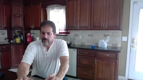 Snapshot of islandguy70 chatting on 09-23-25, 09:07 Jim online show from 09-23-25, 09:07