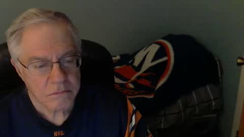 Snapshot of islesman22 chatting on 12-23-25, 03:15 islesman22 online show from 12-23-25, 03:15