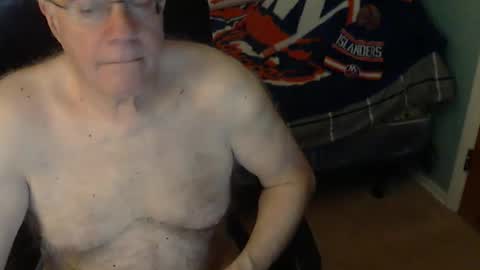 Snapshot of islesman22 chatting on 04-15-26, 09:27 islesman22 online show from 04-15-26, 09:27
