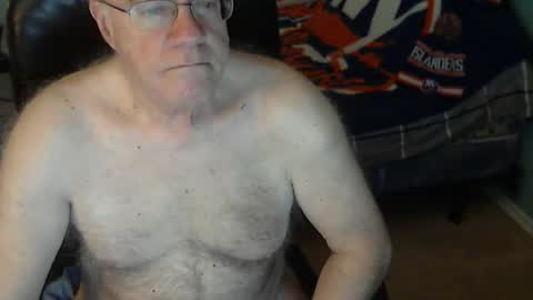 Snapshot of islesman22 chatting on 04-21-26, 09:15 islesman22 online show from 04-21-26, 09:15