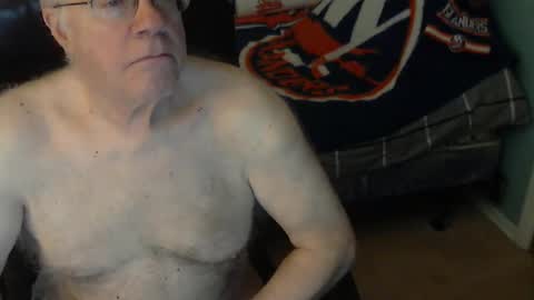 Snapshot of islesman22 chatting on 05-05-26, 09:17 islesman22 online show from 05-05-26, 09:17