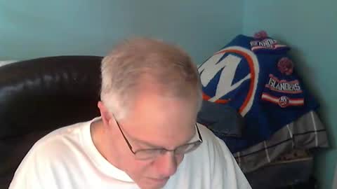 Snapshot of islesman22 chatting on 05-19-26, 10:38 islesman22 online show from 05-19-26, 10:38