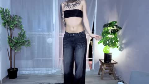 Julyane online show from 09-16-25, 03:18