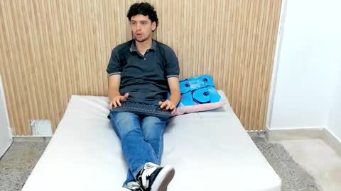 Snapshot of israel_gray chatting on 10-18-25, 07:25 Israel online show from 10-18-25, 07:25