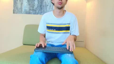 Snapshot of israel_gray chatting on 11-08-25, 12:38 Israel online show from 11-08-25, 12:38