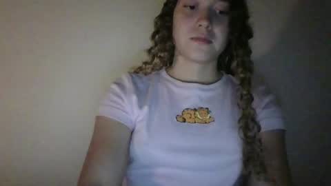 Snapshot of issa30213 chatting on 07-08-26, 12:26 Issa online show from 07-08-26, 12:26