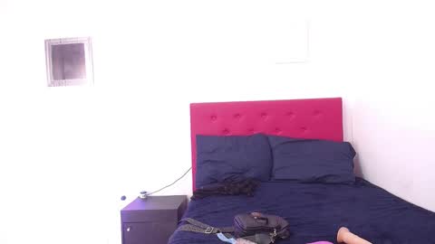 issa_kitty online show from 12-24-24, 02:01
