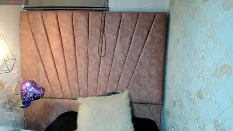 Snapshot of issa_milf__ chatting on 10-12-25, 12:04 ISSA MILF online show from 10-12-25, 12:04