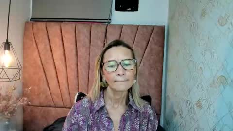 Snapshot of issa_milf__ chatting on 11-15-25, 12:13 ISSA MILF online show from 11-15-25, 12:13