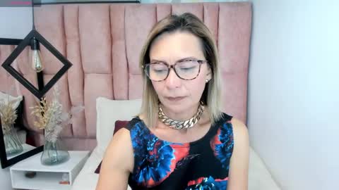 ISSA MILF online show from 05-22-26, 03:50