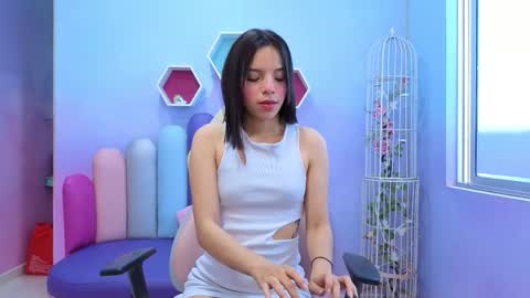 Issa Skinny online show from 09-13-25, 11:32