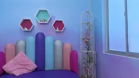 Issa Skinny online show from 10-31-25, 11:44