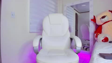 Snapshot of issabellarodriguez chatting on 02-18-25, 11:44 Isa online show from 02-18-25, 11:44