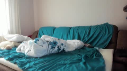 Issabelle online show from 02-12-25, 08:27