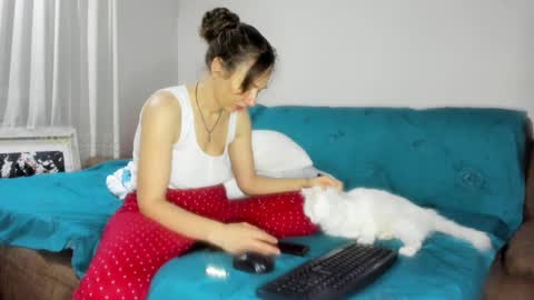 Issabelle online show from 02-15-25, 05:30