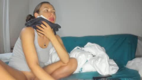 Issabelle online show from 09-11-25, 05:40