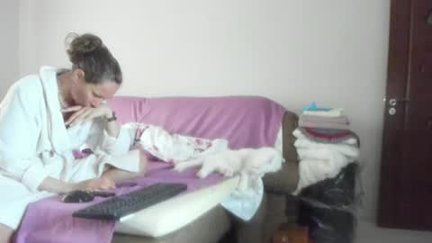 Issabelle online show from 06-12-26, 04:55