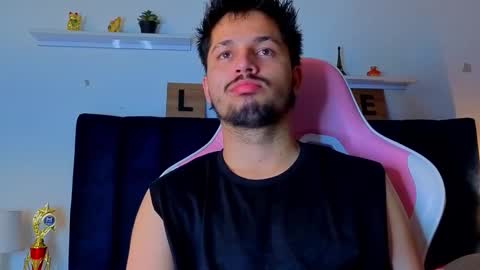 Snapshot of issac_james chatting on 03-18-26, 03:42 Issac online show from 03-18-26, 03:42