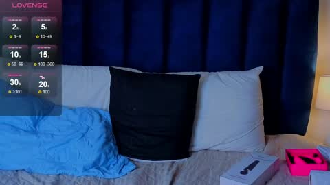 Snapshot of issac_james chatting on 04-09-26, 06:52 Issac online show from 04-09-26, 06:52