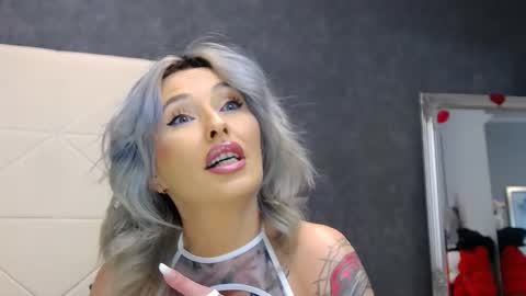 Snapshot of issasmyth chatting on 02-20-26, 04:40 IssaSmyth online show from 02-20-26, 04:40