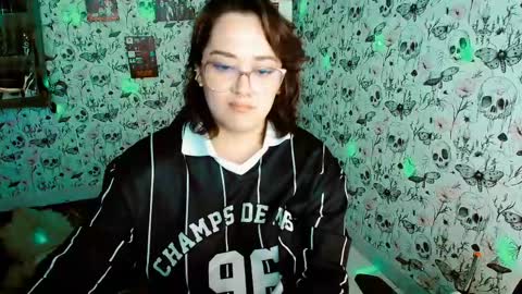 Yiz online show from 05-15-26, 11:01