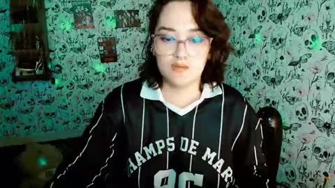 Yiz online show from 05-15-26, 11:23