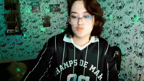 Yiz online show from 05-15-26, 11:34