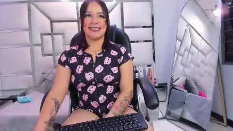Snapshot of issysleblanc chatting on 02-25-26, 04:22 Issys online show from 02-25-26, 04:22