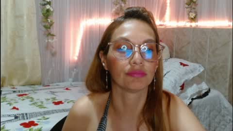 Itala Gomez online show from 12-19-24, 12:13