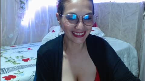 Itala Gomez online show from 12-29-24, 10:47