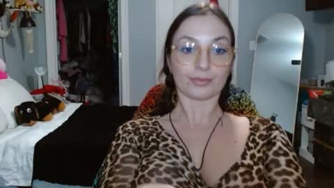Snapshot of italiana25 chatting on 02-03-25, 07:51 Bella Bloom online show from 02-03-25, 07:51
