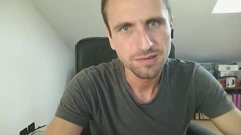 Snapshot of italiano116116 chatting on 09-22-25, 12:51 italiano116116 online show from 09-22-25, 12:51