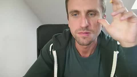 Snapshot of italiano116116 chatting on 09-28-25, 02:00 italiano116116 online show from 09-28-25, 02:00