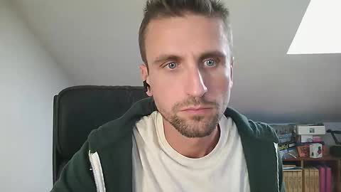 Snapshot of italiano116116 chatting on 10-10-25, 01:21 italiano116116 online show from 10-10-25, 01:21