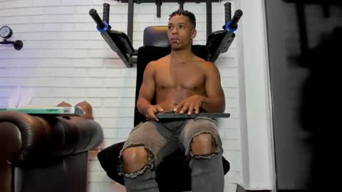 Italo Moore online show from 10-22-25, 11:21