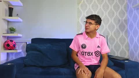 Ithan and Friends online show from 01-08-25, 01:31