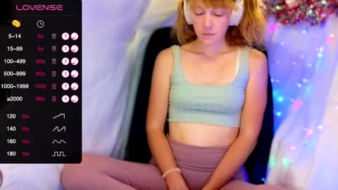 Lily online show from 12-21-24, 10:08