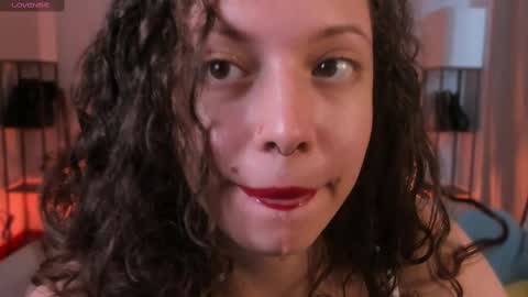 Snapshot of its_marie chatting on 10-08-25, 05:43 Maria online show from 10-08-25, 05:43