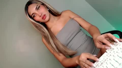 Bella online show from 12-27-24, 08:13