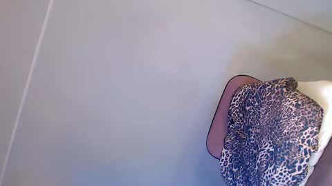Snapshot of its_me_kelly chatting on 02-09-25, 09:16 KellyPuth online show from 02-09-25, 09:16