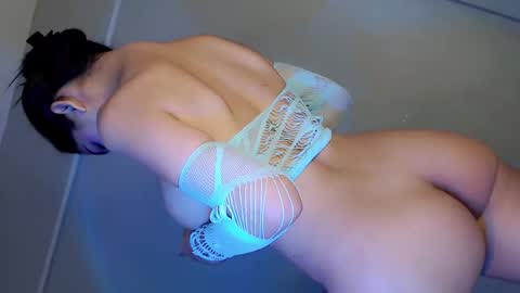 Snapshot of its_me_kelly chatting on 02-20-25, 08:50 KellyPuth online show from 02-20-25, 08:50