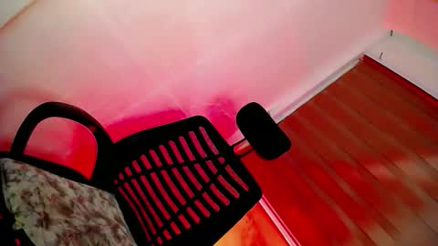 its_me_luna1111 online show from 05-13-26, 02:36