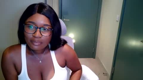 Snapshot of itsanna_b chatting on 07-01-26, 12:56 itsanna_b online show from 07-01-26, 12:56