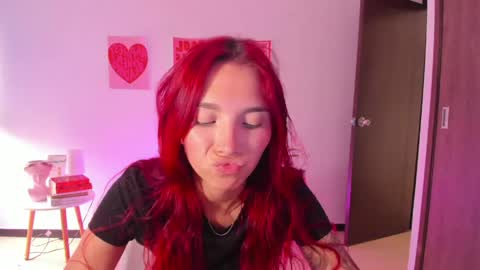 Snapshot of itscamill chatting on 05-19-26, 06:58 camill online show from 05-19-26, 06:58