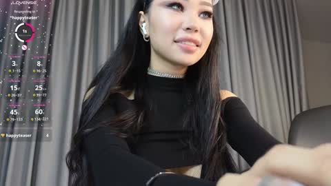 Queen Liya online show from 01-27-25, 08:17