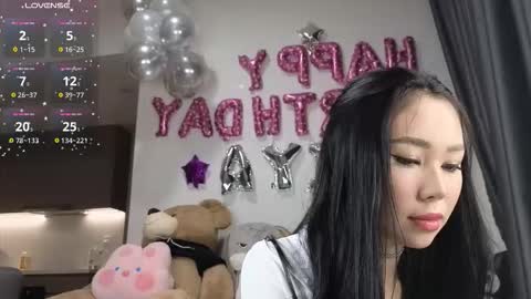 Queen Liya online show from 10-16-25, 10:33