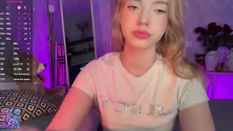 Snapshot of itsevedarkside_ chatting on 06-20-26, 06:05 Eva online show from 06-20-26, 06:05